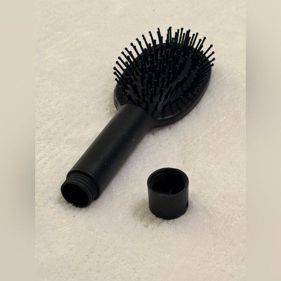 Flat brush with hidden compartment - Picture 3 of 3